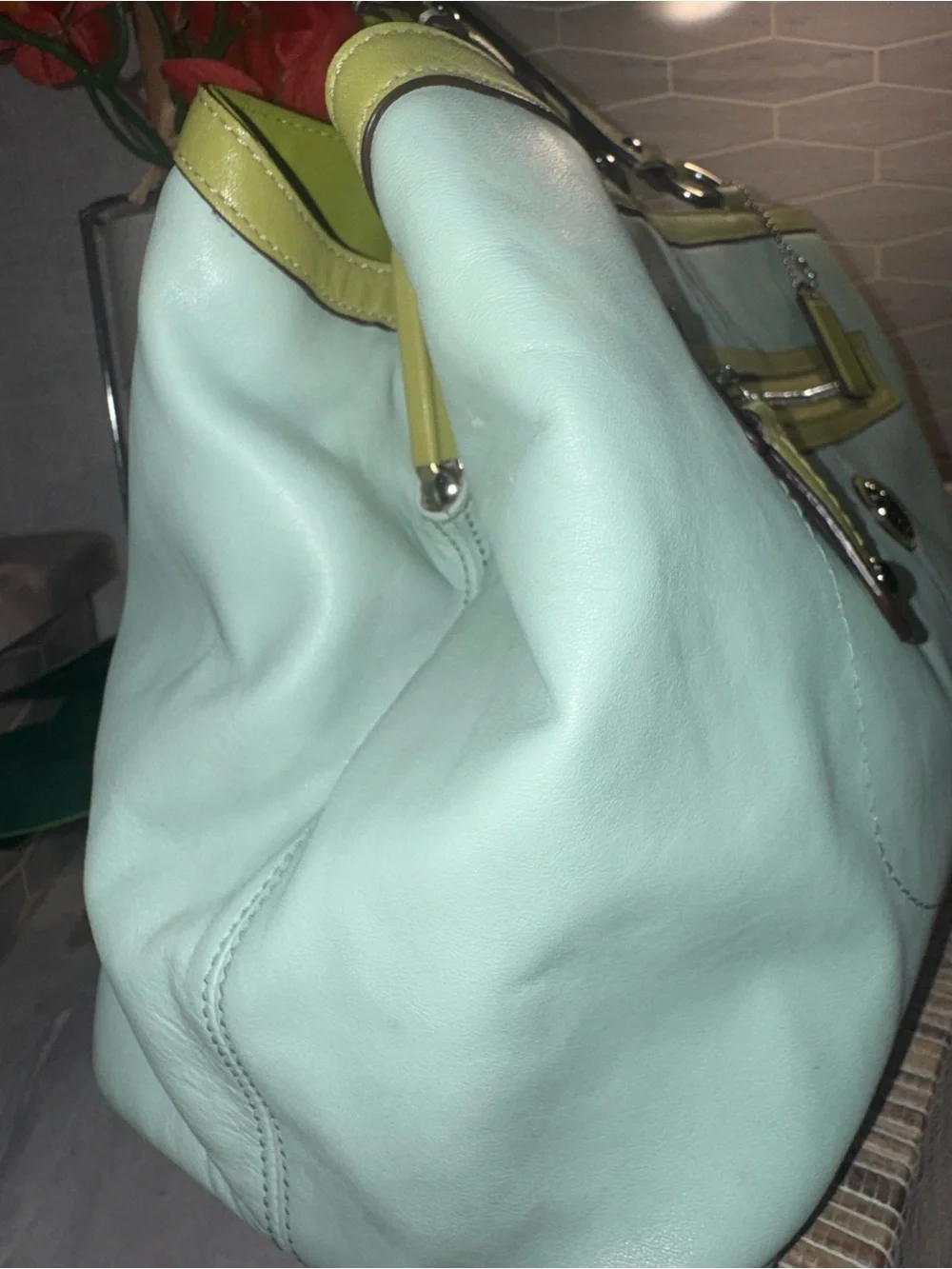 RARE EUC Coach KISS LOCK Two Tone Palette Green Leather with Lime Trim  PRETTY